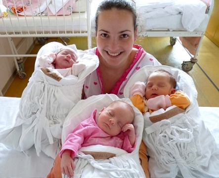 Trojičky z Cífera sú už pri mame, víkendovať budú doma