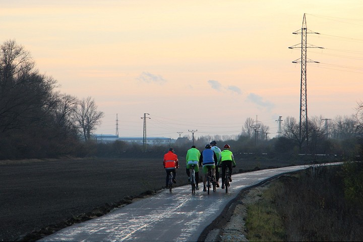 Zo Zavara do automobilky na bicykli? Kraj hľadá zhotoviteľa cyklotrasy