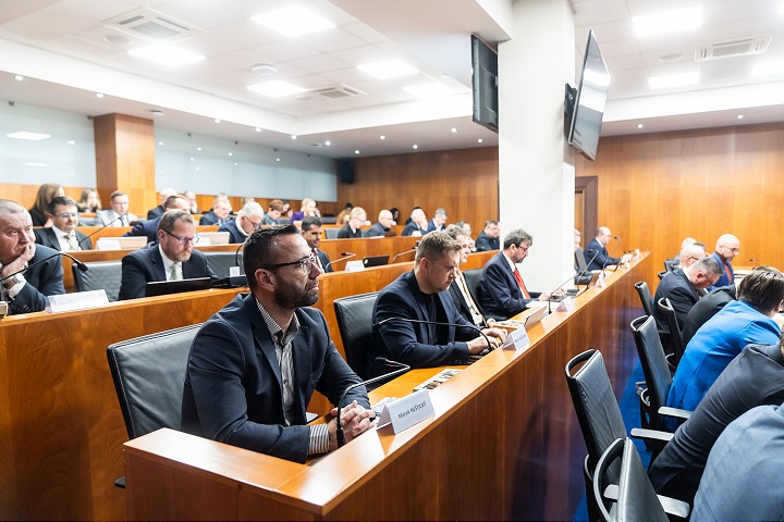 Rozpočet Trnavského kraja ráta s investíciami do ciest, zdravotníctva aj kultúry