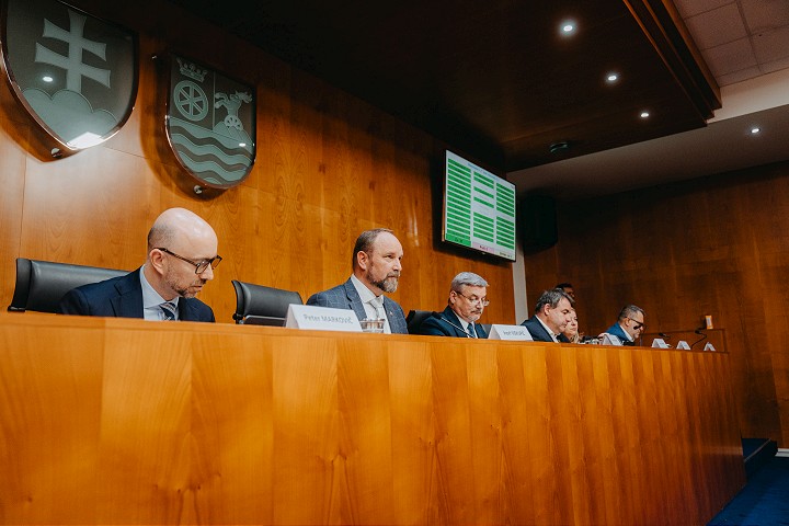 Krajskí poslanci odsúhlasili kúpu pozemkov pre cyklotrasu Klčovany - Smolenice
