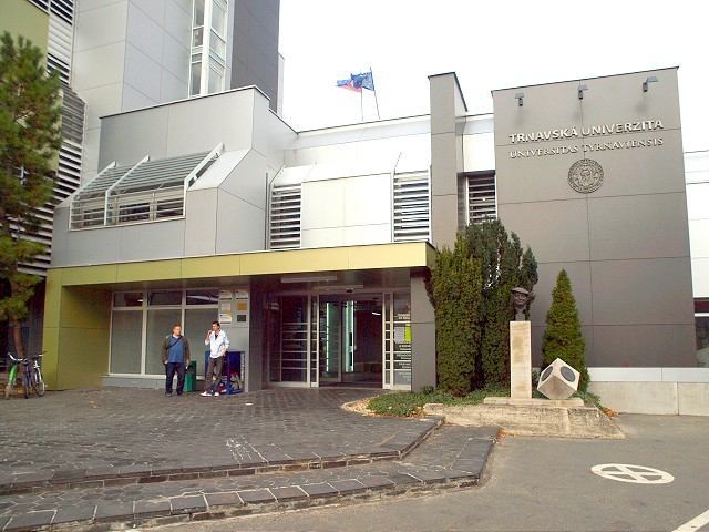 Čelila politickým útokom, chceli ju zrušiť. Trnavská univerzita prežila a oslavuje výročie