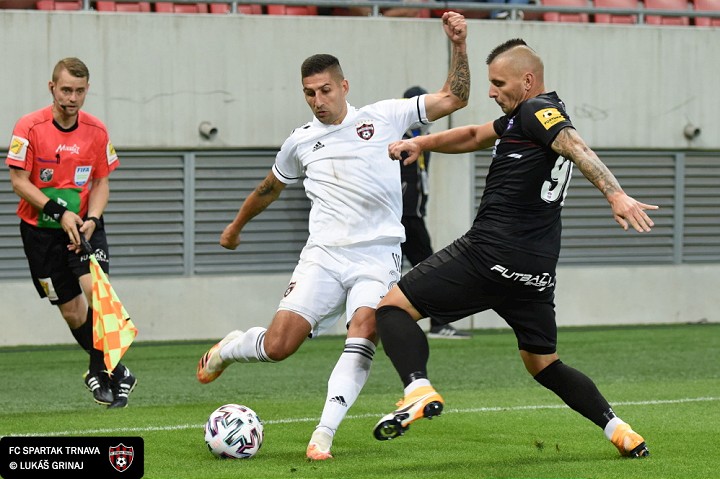 Spartaku vypadol súper, futbalistov Zlatých Moraviec zasiahol koronavírus