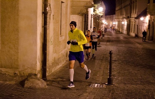 UCM Night Run: Ulicami nočnej Trnavy bežalo viac ako 400 nadšencov pohybu