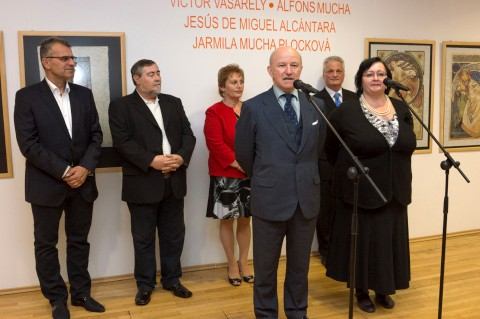Majstrov spätých s Perlou na Váhu približujú Umelecké dotyky