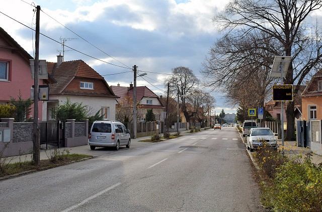 Na Ustianskej ulici pribudli radary, plánujú tu aj opravu vozovky