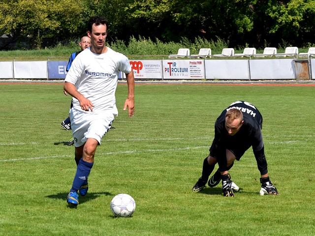 Futbal, 8. liga A: Modranka v trnavskom derby strelila Slávii desať gólov!