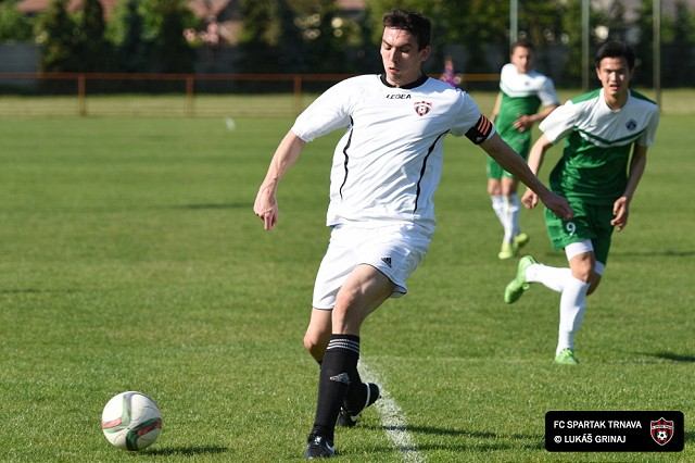 Futbal, 3. liga: V boji o prvé miesto remizovalo céčko Spartaka so Šamorínom