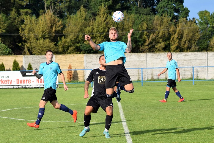 Futbal, 8. liga B: Moravany deklasovali Šulekovo, Veľké Kostoľany zdolali Ostrov