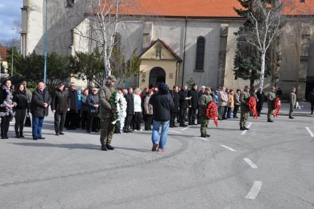 Mier nie je samozrejmosť, upozornili pri pietnom akte v Hlohovci