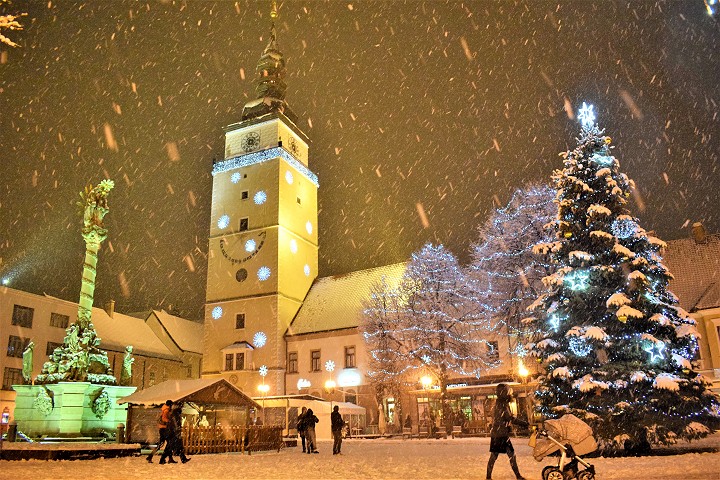 Jana Kirschner, Peter Lipa, Vidiek. Adventné trhy v Trnave ponúknu aj koncerty