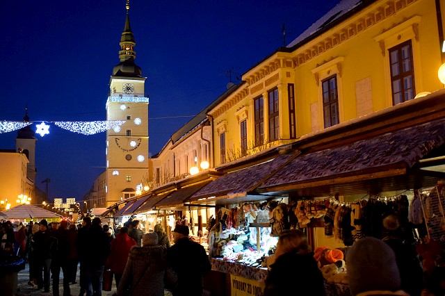 Na Vianočných trhoch budú od stredy predávať punč na podporu charity