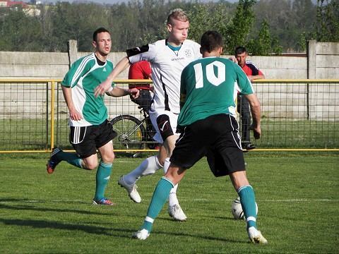 Futbal, 3. liga: Šúrovce vyprášili Levičanov, Piešťany dostali nakladačku v Seredi