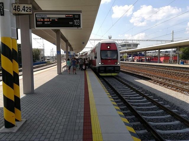 V Bratislave začnú obmedzenia, dopravcovia posilnili počet hromadných spojov