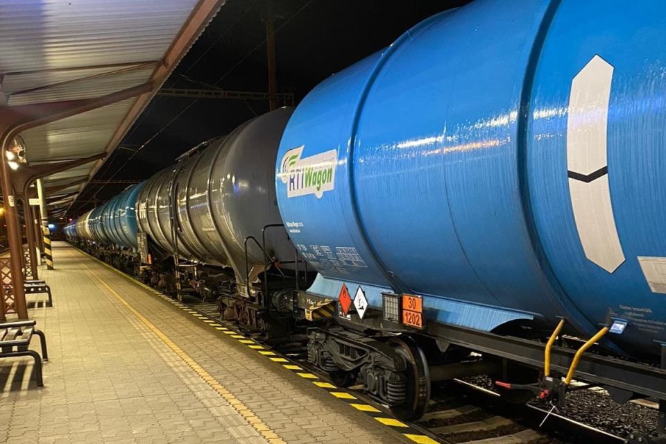 Mladého muža zasiahol na železničnej stanici elektrický prúd, neprežil