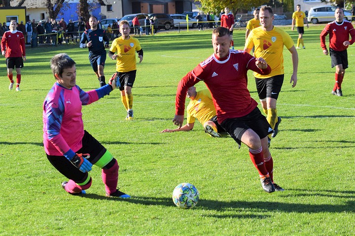 Futbal, 6. liga: Majcichov vyučoval vo Voderadoch, Červeník zostrelil Leopoldov