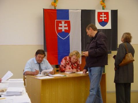 VOĽBY DO VÚC: Ľudová platforma sa zatiaľ na županovi nedohodla
