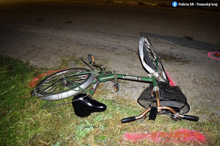 Opitý muž bez vodičáku zrazil cyklistku, nechal ju bez pomoci