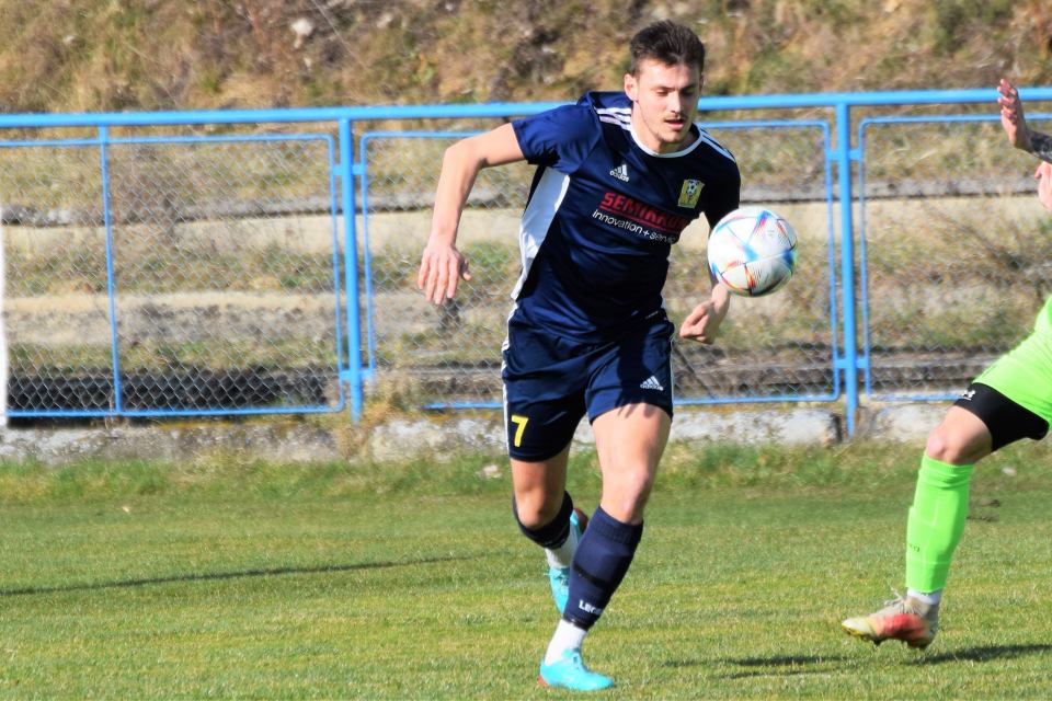 Futbal, 4. a 5. liga: Hlohovec vyhral, päť gólov strelila posila z Brazílie