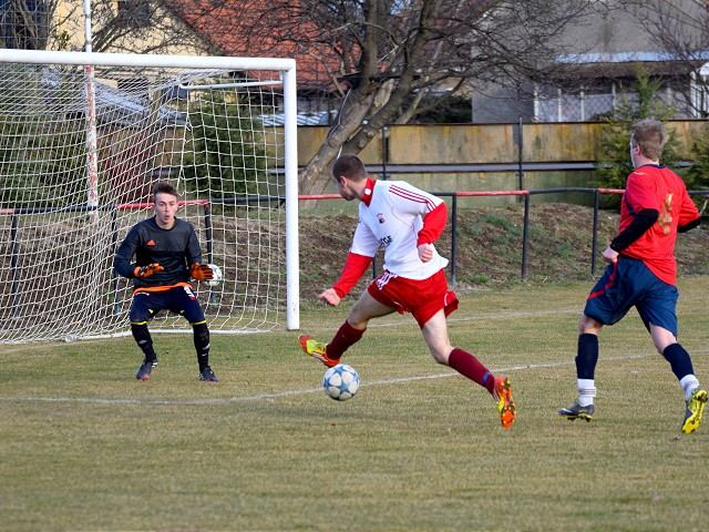 Futbal, 7. liga A: Špačince zdolali Bučany, Biely Kostol zakopol v Dolných Orešanoch