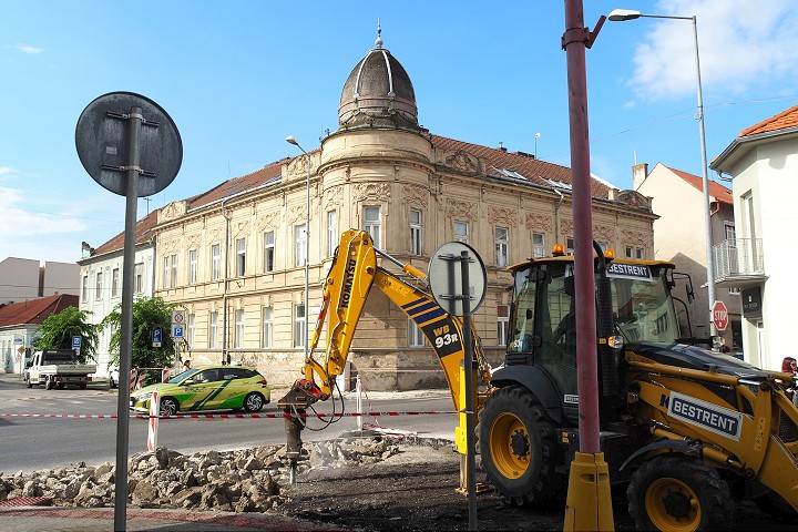 Križovatka Kollárova - A. Žarnova má byť po úpravách bezpečnejšia pre chodcov