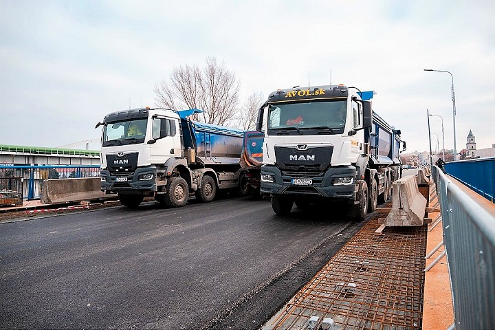 Most v Hlohovci vo večerných hodinách otvoria pre automobilovú dopravu