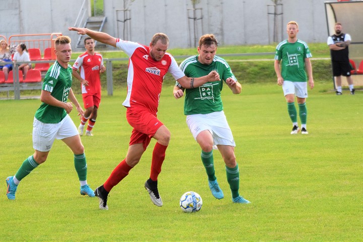 Futbal, 8. liga B: Veľké Kostoľany rozbili Chtelnicu, Trakovice vyhrali v Brestovanoch