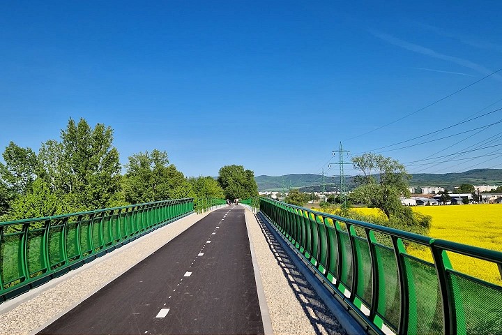 Železničiarom srdce krváca, cyklistom plesá. Cyklotrasu Piešťany - Vrbové otvoria v nedeľu