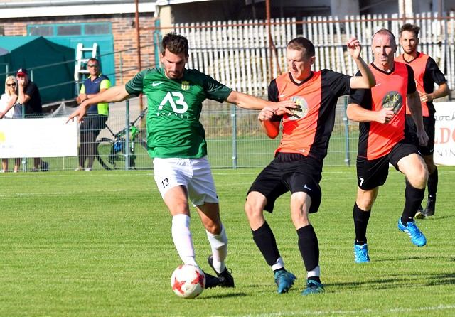 Futbal, 6. liga: Zeleneč zdolal Pavlice, Majcichov obral Drahovce o neporaziteľnosť