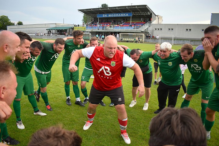 Futbal, 8. liga A: Zeleneč postupuje, rozhodujúci krok urobil v susednej Modranke