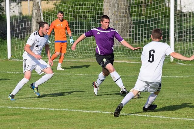 Futbal, 8. liga B: Sokolovce deklasovali Žlkovce, Ratnovce s prvou výhrou v sezóne