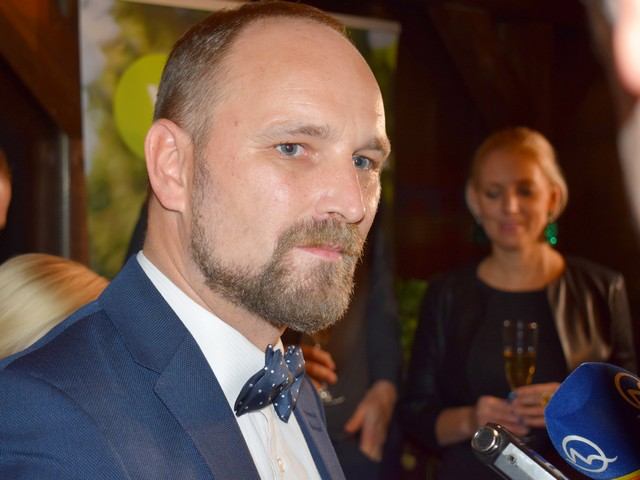 Nový župan Viskupič poďakoval protikandidátovi Cehlárikovi aj primátorovi Bročkovi