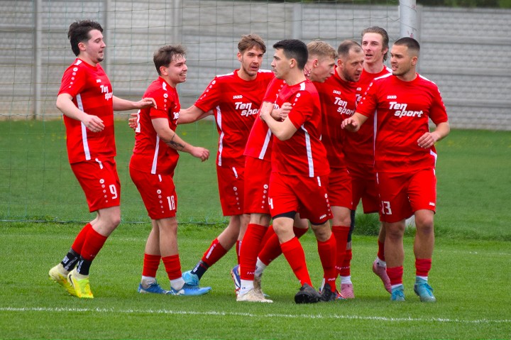 Futbal, 7. liga: Veľké Orvište zastavilo Červeník, Zvončín zdolal Madunice
