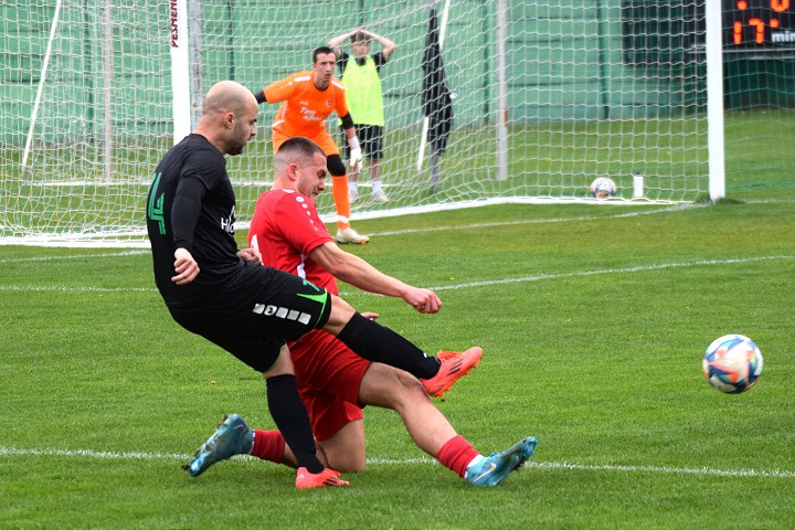 Futbal, 7. liga: Majcichov si poradil s Červeníkom, súboj nováčikov pre Zavar