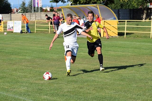 Kam za futbalom? V kraji pre počasie odložili celé kolo, v oblasti zisťujú stav plôch